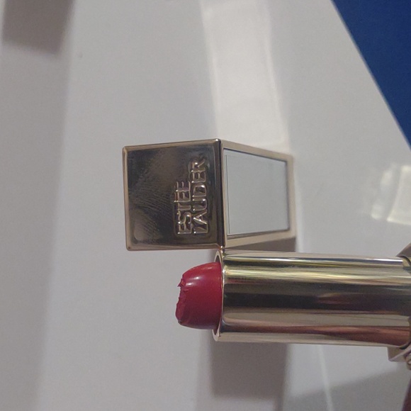 Estée Lauder Eyeshadow bundle of Palettes, 5 brushes, 2 lipsticks & nail polish - Picture 7 of 16